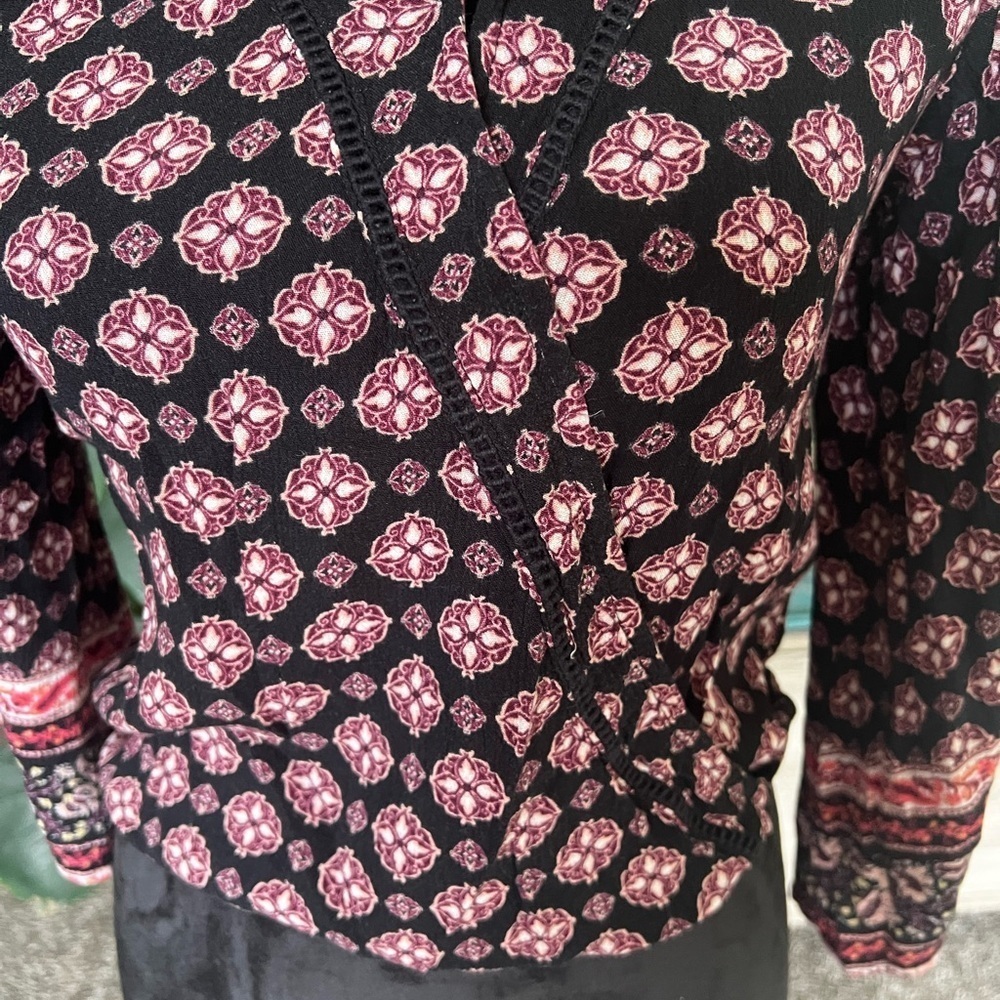 Xhilaration Black Blouse with Pink Patterns - Picture 2 of 7